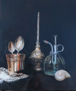 still life, argenterie, cuillères, gobelet, vaporisateur